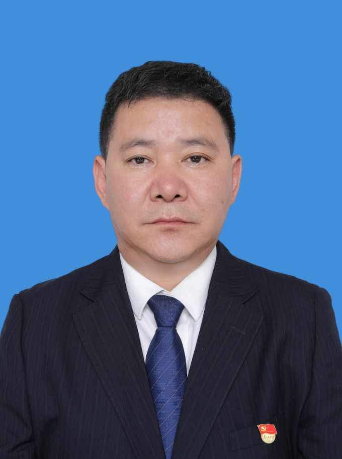 頓珠朗加 (董事長(zhǎng)、黨委書(shū)記)