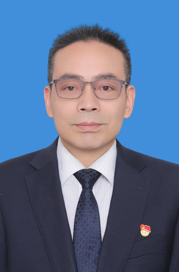 趙 云 德（黨委副書(shū)記、副董事長(zhǎng)、總經(jīng)理）